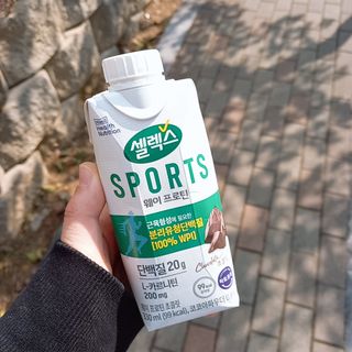 셀렉스스포츠 셀렉스 스포츠 웨이 프로틴 초콜릿 _ 330ml x 12팩 — 5점을 준 리뷰어가 2021년 3월 올린 사용 사진