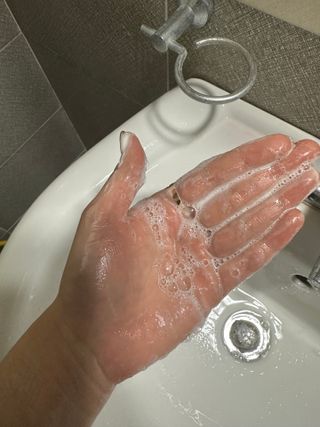 로우퀘스트 베리어 인핸싱 클렌저 190ml — 5점을 준 리뷰어가 2023년 10월 올린 사용 사진