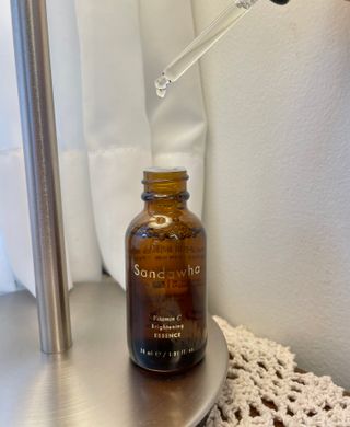 스킨큐어 산다화 비타민c 화이트닝 에센스 30ml — 5점을 준 리뷰어가 2023년 12월 올린 사용 사진