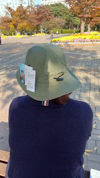 구김스 [방수/UV차단]베이직 서핑햇 1.0 비치햇/해변모자/등산모자+ 카탈로그 책자포함 — 4.5점을 준 리뷰어가 2024년 11월 올린 사용 사진