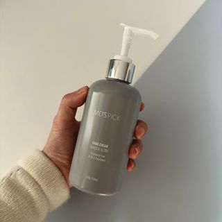 엠디스픽 무향 바리스타 핸드크림 울트라 고보습 대용량 펌핑 245g — 4점을 준 리뷰어가 2023년 1월 올린 사용 사진
