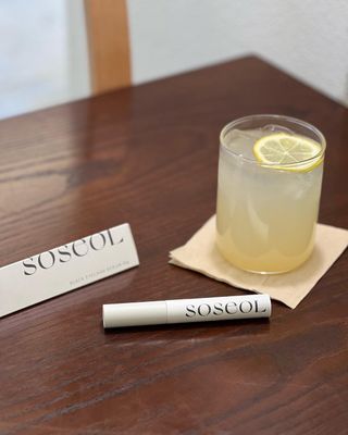 더소설 소설 블랙아이래쉬 세럼 10g(SOSEOL BLACK EYELASH SERUM 10g) — 5점을 준 리뷰어가 2023년 12월 올린 사용 사진