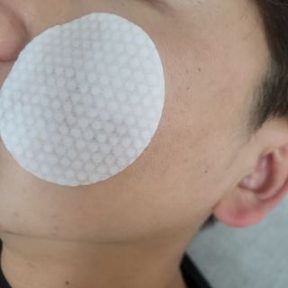 오투에니원 화이트 스완 갈락토미세스 비타민 C 필링 패드 60매 — 4점을 준 리뷰어가 2022년 12월 올린 사용 사진