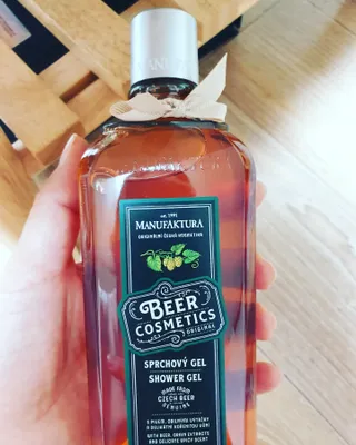 체코 비건화장품 마뉴팍투라 향좋은 맥주 샤워젤 (300ml) — 5점을 준 리뷰어가 2022년 6월 올린 사용 사진