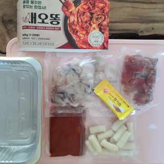 화끈한녀석들 새오똥400g 새우,오징어,똥집 볶음요리 소스,밀떡, 참기름 포함 — 5점을 준 리뷰어가 2022년 11월 올린 사용 사진