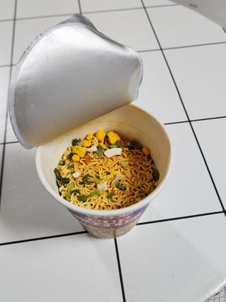 NISSIN 닛신 컵누들  4종 - 씨푸드오리지날, 씨푸드 스파이시, 씨푸드 커리, 씨푸드 XO소스 — 5점을 준 리뷰어가 2022년 12월 올린 사용 사진