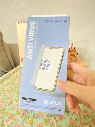 아클리브 Premium 항균 항바이러스 액정 보호필름(iPhone) — 4점을 준 리뷰어가 2022년 2월 올린 사용 사진