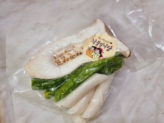 소담스퀘어 상암 통큰오리착한삼겹 1석3조수제양념돼지갈비 — 5점을 준 리뷰어가 2022년 12월 올린 사용 사진