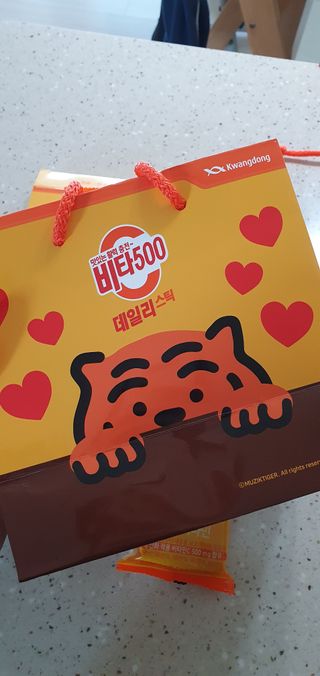 광동생활건강 프리 [광동] VB와 VC를 함유한 멀티 비타민 비타 500 데일리 스틱 180포 — 5점을 준 리뷰어가 2022년 5월 올린 사용 사진