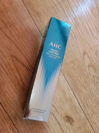 [NEW 탄력유턴 아이크림] AHC 유스 래스팅 리얼 아이크림 포 페이스 — 5점을 준 리뷰어가 2021년 3월 올린 사용 사진