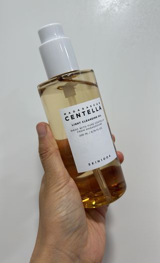 스킨1004 [SKIN1004] 마다가스카르 센텔라 라이트 클렌징 오일 200ml — 5점을 준 리뷰어가 2024년 7월 올린 사용 사진