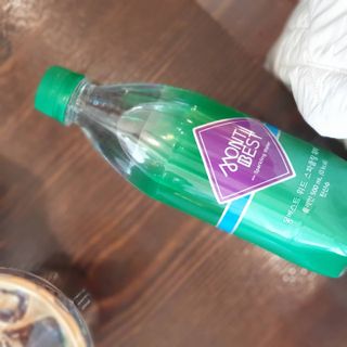 몽베스트 Montbest with Sparkling water Plain 20병 — 5점을 준 리뷰어가 2021년 11월 올린 사용 사진