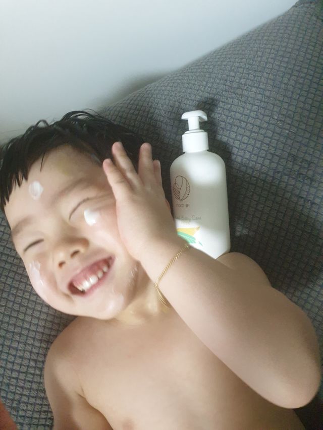 맘이 내추럴 베이비 케어 샴푸앤바스+로션 리뷰 사진