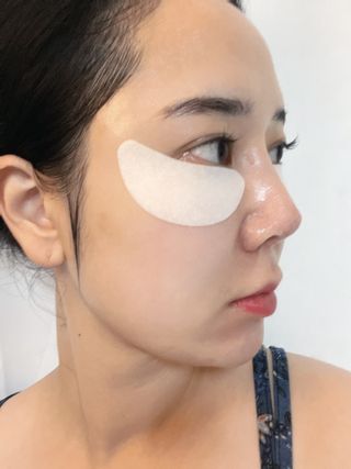 건강누리인터내셔날 레아라 다이아포스 슬리핑 아이패치 골드 & 물광 아이패치 [14회분/총 28매] — 5점을 준 리뷰어가 2022년 6월 올린 사용 사진