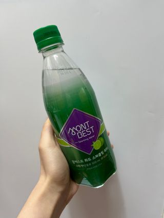 몽베스트 Montbest with Sparkling water Lime20병 — 4.5점을 준 리뷰어가 2022년 12월 올린 사용 사진