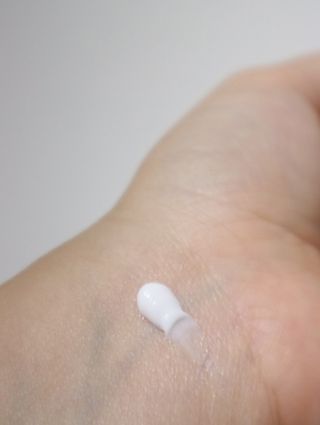 러브모아 향수 고체향수 승무원 고체향수 바르는 향수 니치향수 도손 우드세이지 앤 씨솔트 — 5점을 준 리뷰어가 2022년 11월 올린 사용 사진