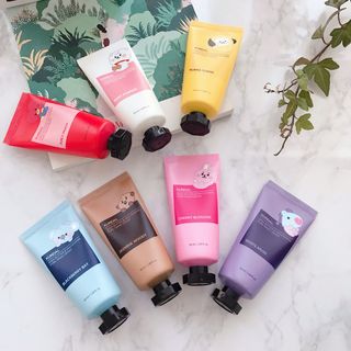 쿤달 BT21 시어버터 앤 마카다미아 퓨어 핸드크림 50ml 7구 기프트 세트 — 5점을 준 리뷰어가 2021년 3월 올린 사용 사진