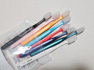 펙트럼 안티박 프리미엄 칫솔 8개입 — 5점을 준 리뷰어가 2023년 12월 올린 사용 사진