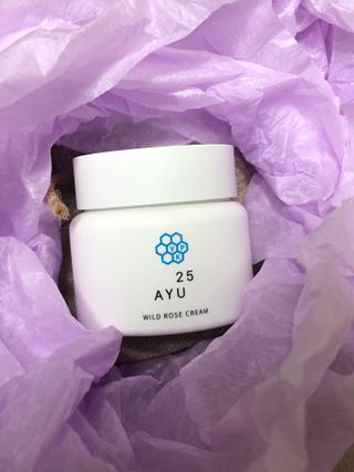 AYU25[아유트웬티파이브]다마스크로즈워터 베이스 천연 수분 촉촉 크림 — 5점을 준 리뷰어가 2021년 4월 올린 사용 사진