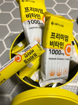 서울약사신협 프리미엄비타민C1000_2.5G x 100포 — 5점을 준 리뷰어가 2020년 12월 올린 사용 사진