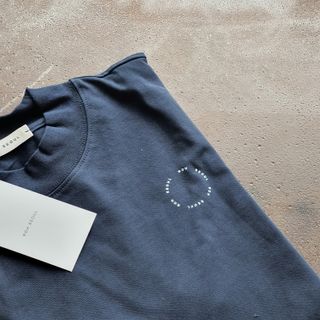 로서울 High Neck T-Shirt Navy, Gray — 5점을 준 리뷰어가 2021년 5월 올린 사용 사진