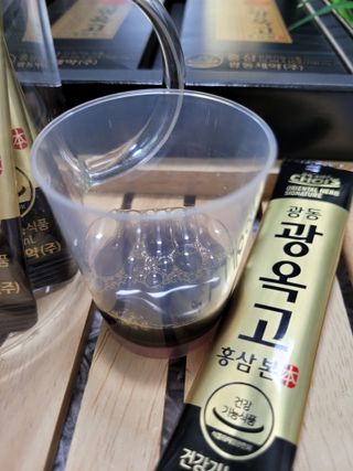 [광동제약] 광동 광옥고 홍삼 본 30포+쇼핑백 증정 — 5점을 준 리뷰어가 2021년 12월 올린 사용 사진