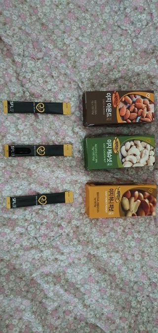 짜먹는 이지견과 짜먹는 이지아몬드, 짜먹는 이지허니피넛, 짜먹는 이지캐슈넛 각 10g X  10포 — 5점을 준 리뷰어가 2021년 2월 올린 사용 사진
