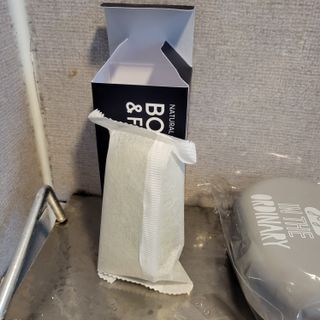 제이제이바이오 허브마사지바 올인원 알약비누 — 5점을 준 리뷰어가 2022년 5월 올린 사용 사진