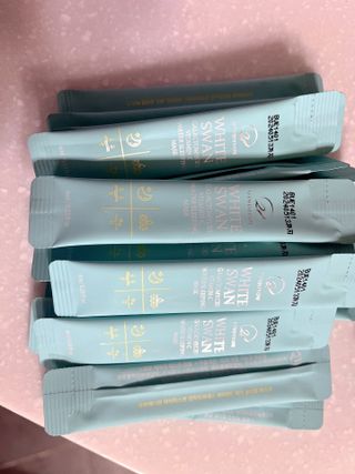 오투에니원 화이트 스완 갈락토미세스 비타민 C 워터 슬리핑 마스크 — 5점을 준 리뷰어가 2022년 12월 올린 사용 사진