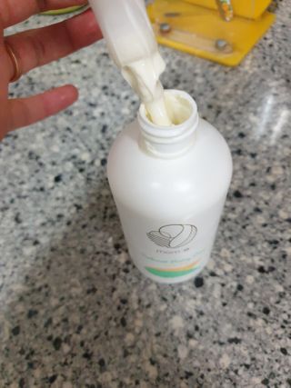 mom e 맘이 내추럴 베이비 케어 샴푸앤바스+로션 — 5점을 준 리뷰어가 2021년 1월 올린 사용 사진