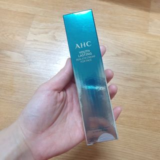 [NEW 탄력유턴 아이크림] AHC 유스 래스팅 리얼 아이크림 포 페이스 — 5점을 준 리뷰어가 2021년 2월 올린 사용 사진