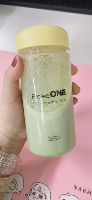 프로티원 단백질쉐이크 녹차맛 2주분 1통+보틀 — 5점을 준 리뷰어가 2021년 4월 올린 사용 사진