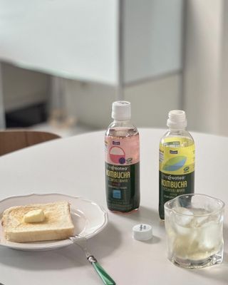 더그레잇티 콤부차 [매일유업] 더그레잇티 44kcal 콤부차 300ml *12개입 (오리지널 6개+베리리치 6개) — 5점을 준 리뷰어가 2023년 8월 올린 사용 사진