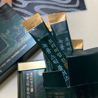 서울약사신협_프리미엄 진 녹용스틱 플러스10g x 30포 — 5점을 준 리뷰어가 2021년 7월 올린 사용 사진