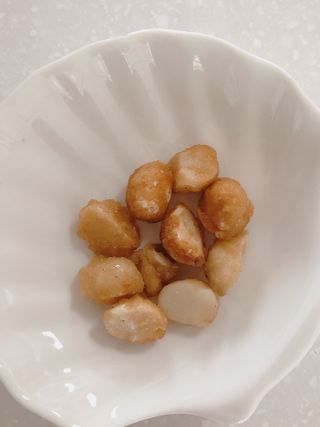 도이퉁 마카다미아 넛 90g  로얄 마카넛 오리지널 쏠트 허니 — 5점을 준 리뷰어가 2021년 9월 올린 사용 사진