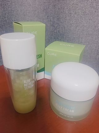 김정문알로에 큐어 큐어 알로에 리프레쉬 젤리 세럼, 큐어 알로에 하이드로 젤리 크림 — 5점을 준 리뷰어가 2021년 3월 올린 사용 사진