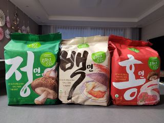 [풀무원] 자연은맛있다 정면, 백면, 홍면  세트 — 5점을 준 리뷰어가 2021년 4월 올린 사용 사진