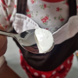 매일바이오 그릭요거트 오리지널 플레인 4개, 로스터리 커피믹스 4개 — 5점을 준 리뷰어가 2021년 12월 올린 사용 사진