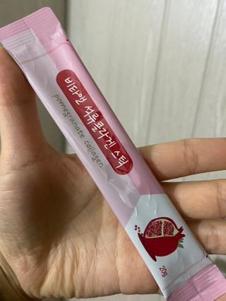 비타앤 석류콜라겐스틱 — 4점을 준 리뷰어가 2021년 5월 올린 사용 사진
