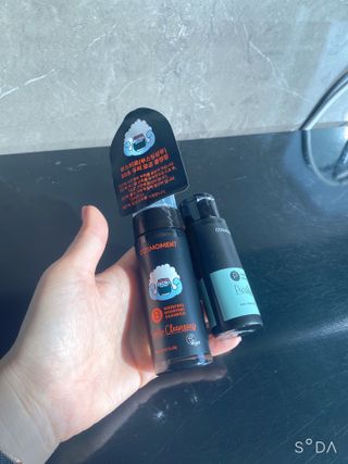 코스모먼트 부스티모 부스팅샴푸60ml + 비듬세정 진정샴푸50ml — 4점을 준 리뷰어가 2022년 1월 올린 사용 사진
