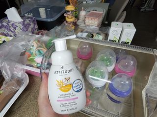 에티튜드 천연 젖병세정제 무향 아토베이비 폼타입 (295ml) 천연 친환경 비건 — 3점을 준 리뷰어가 2022년 8월 올린 사용 사진