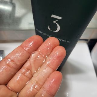 르핸스 퍼포밍 3 바디워시 비반트포렛/베티버포그 — 4점을 준 리뷰어가 2022년 12월 올린 사용 사진