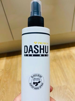 다슈코리아 다슈 포 맨 프리미엄 메가 홀드 슈퍼 스프레이 250ml — 4.5점을 준 리뷰어가 2021년 5월 올린 사용 사진