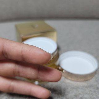 아이앤립 / EYENLIP 아이앤립 24K 골드 N 펩타이드 앰플 크림 — 4.5점을 준 리뷰어가 2021년 3월 올린 사용 사진