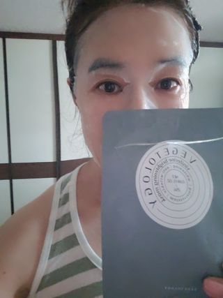 베지톨로지 비니페린 브라이트닝 마스크 (10매입) — 5점을 준 리뷰어가 2022년 7월 올린 사용 사진
