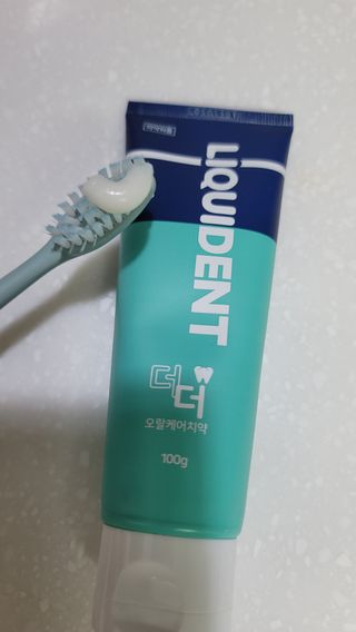 리퀴덴트 오랄케어 온가족용 리퀴덴트 더더 오랄케어 무불소 치약 + 임상시험완료 이중 미세 엠보싱 칫솔 올데이세트 — 5점을 준 리뷰어가 2021년 1월 올린 사용 사진