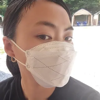 케이파이 나날마스크 [케이파이 나날] KF94 마스크 50매입 (개별포장) ,  여름에도 좋은 숨쉬기 편한 순수 국산 마스크 — 5점을 준 리뷰어가 2022년 7월 올린 사용 사진