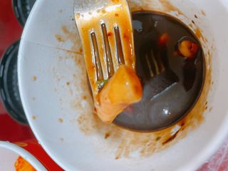 유비쿡 컵떡볶이 매운컵떡볶이2개/ 짜장컵떡볶이 2개  총 4개세트 — 5점을 준 리뷰어가 2021년 6월 올린 사용 사진