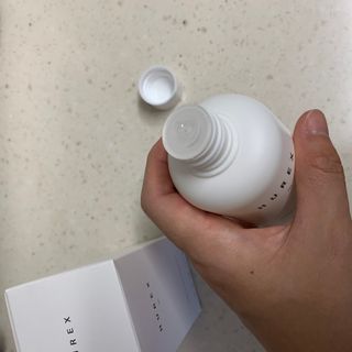 [HUREX] 휴렉스 볼류마이징 탈모완화 기능성 샴푸 150ml x 2개 — 5점을 준 리뷰어가 2021년 9월 올린 사용 사진