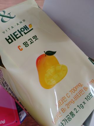비타앤C 레몬맛, 망고맛 — 5점을 준 리뷰어가 2021년 4월 올린 사용 사진